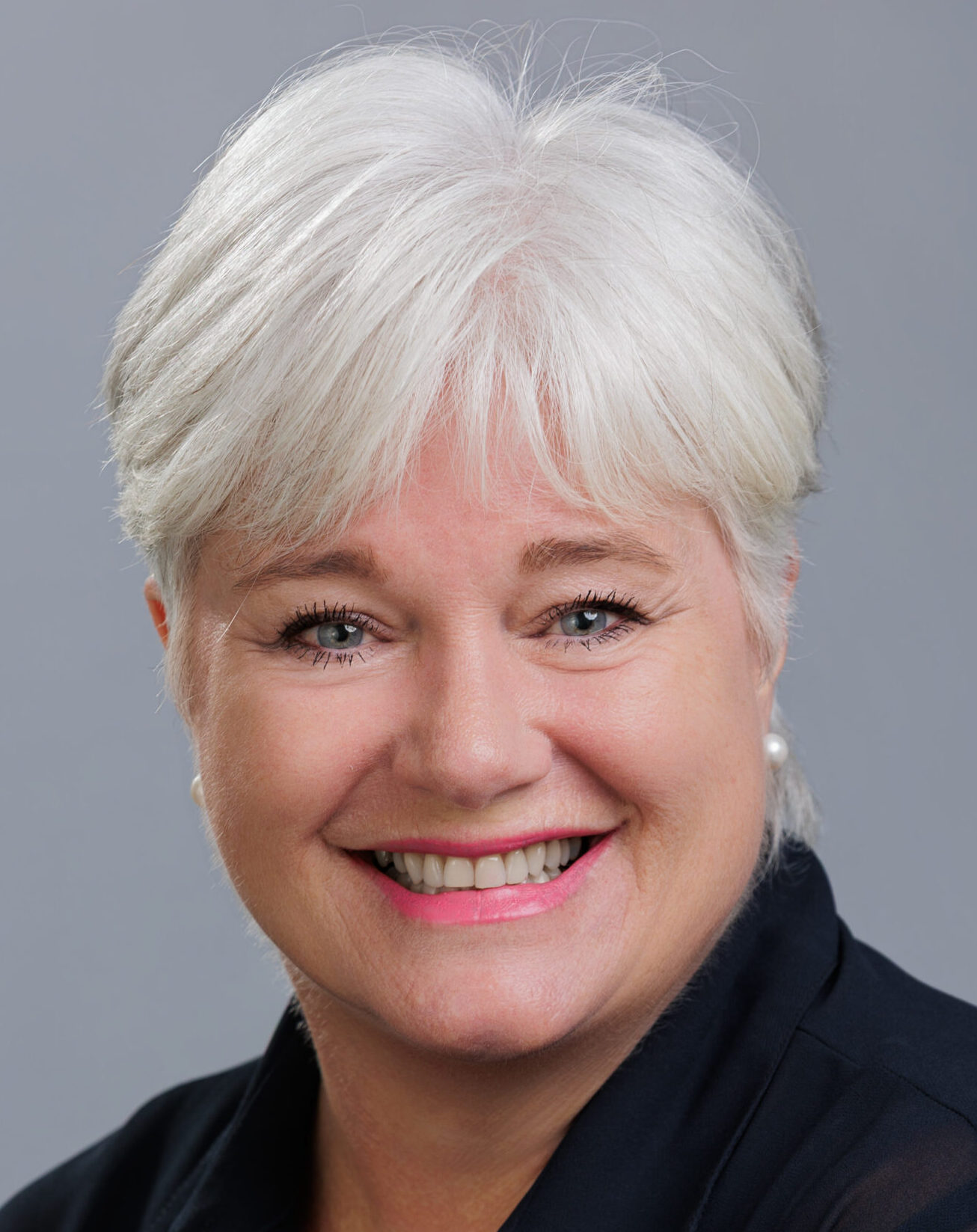 Evelyn Alessandri Head Shot