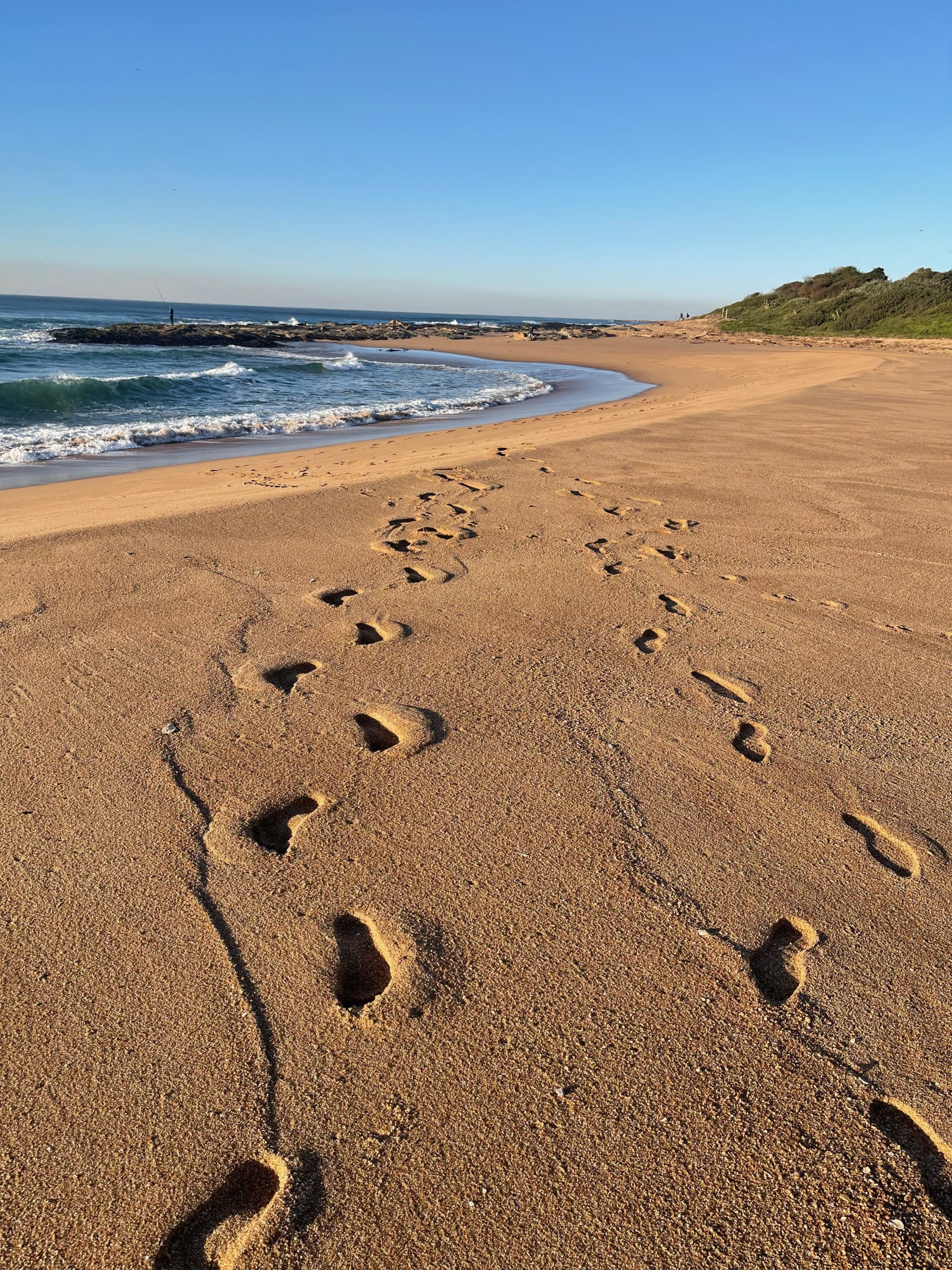 Footprints-on the-beach